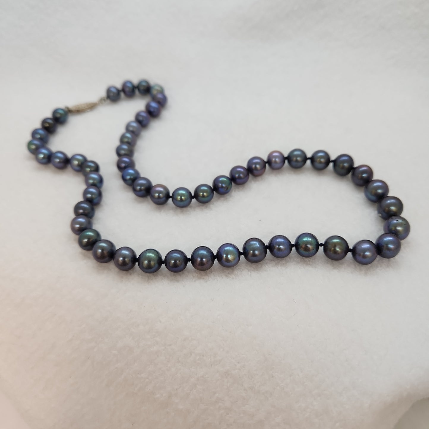 Freshwater Blue/Black Pearl Strand