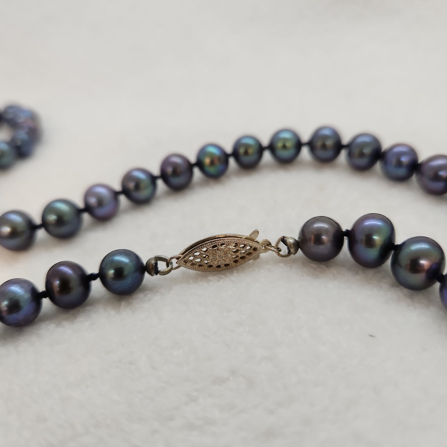 Freshwater Blue/Black Pearl Strand