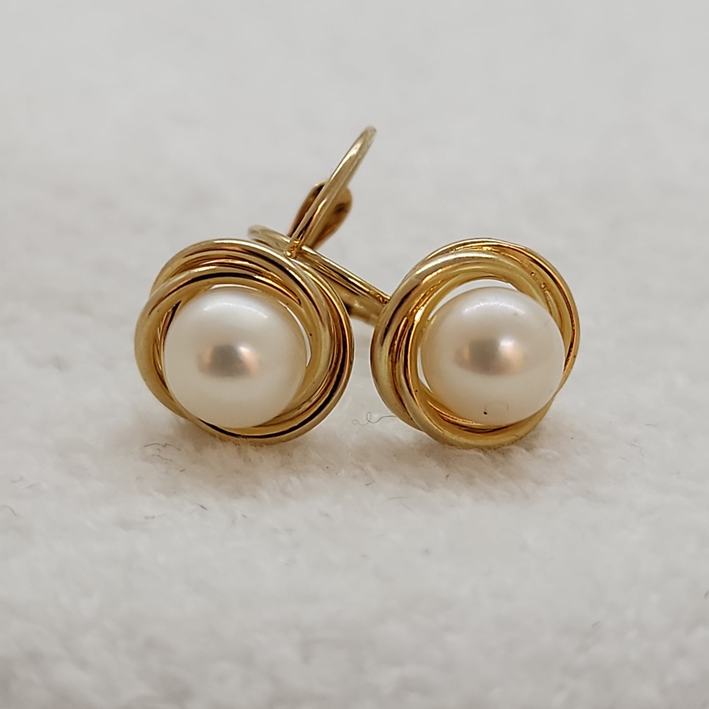 Pearl Leverbacks