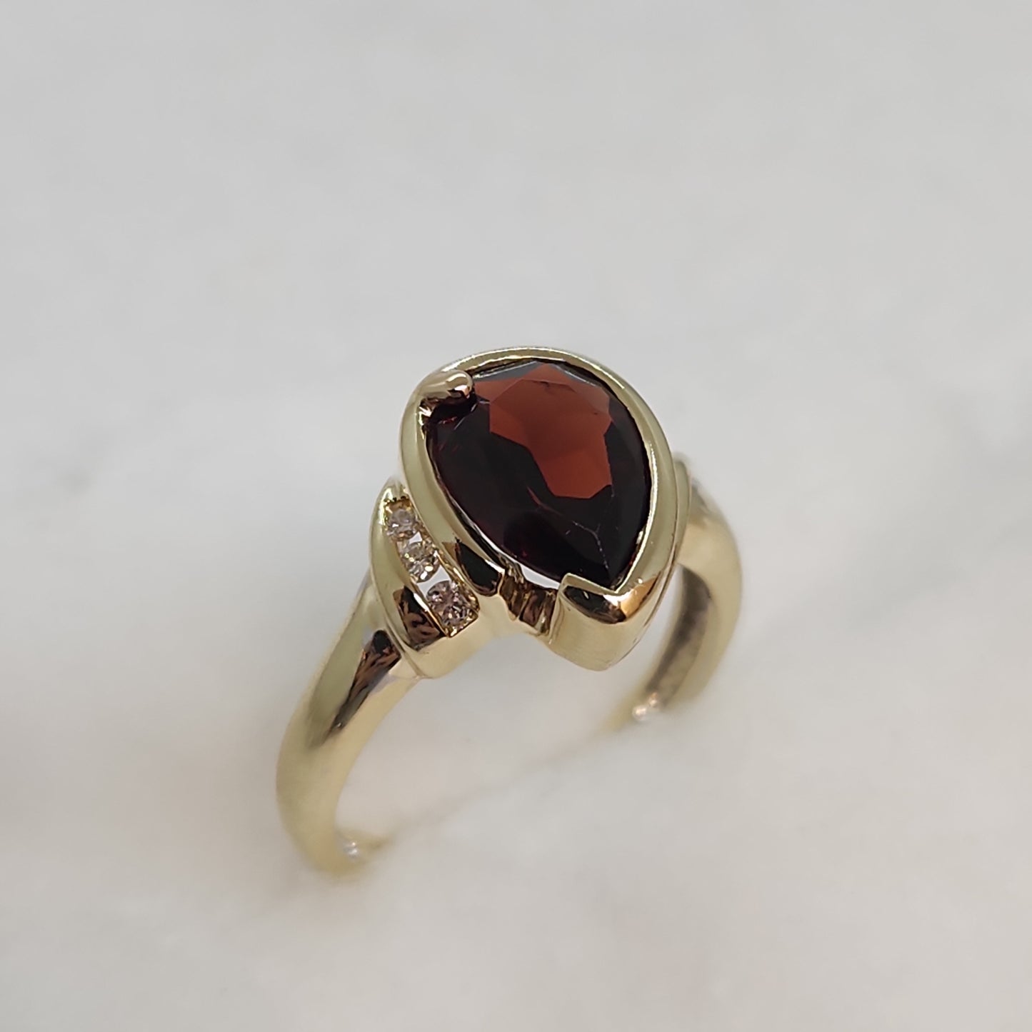 90's Garnet and Diamond Ring
