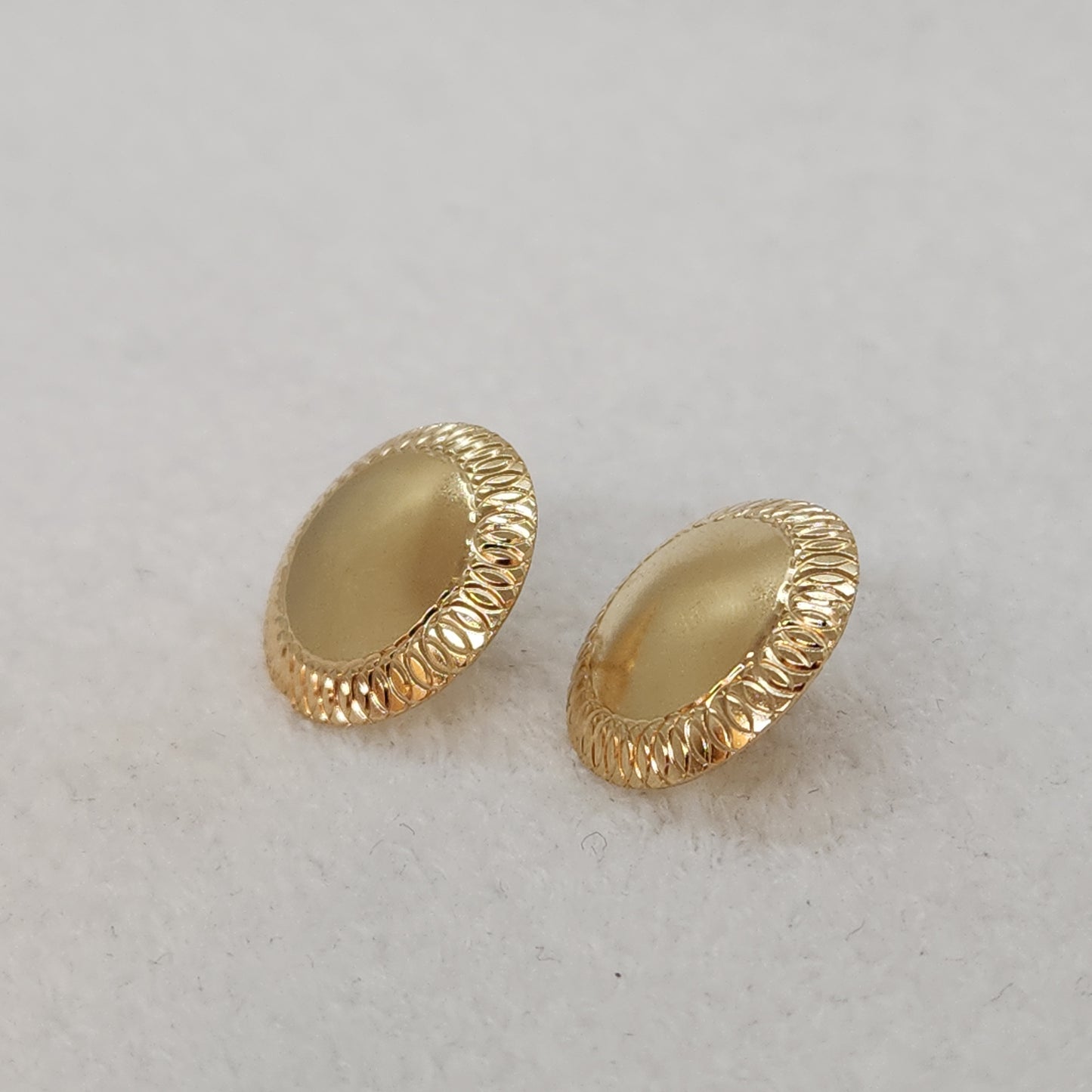 Disc Studs