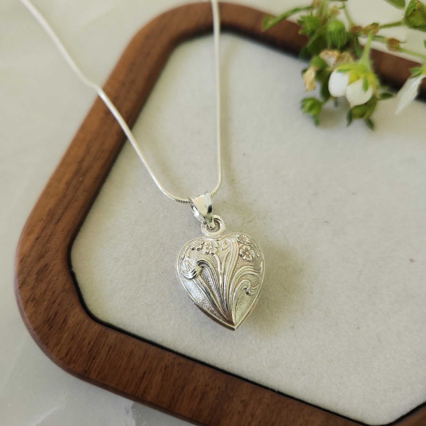 Art Nouveau Floral Heart