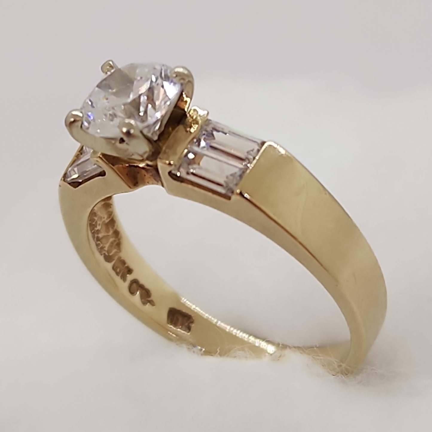 Diamondalt Engagement Ring