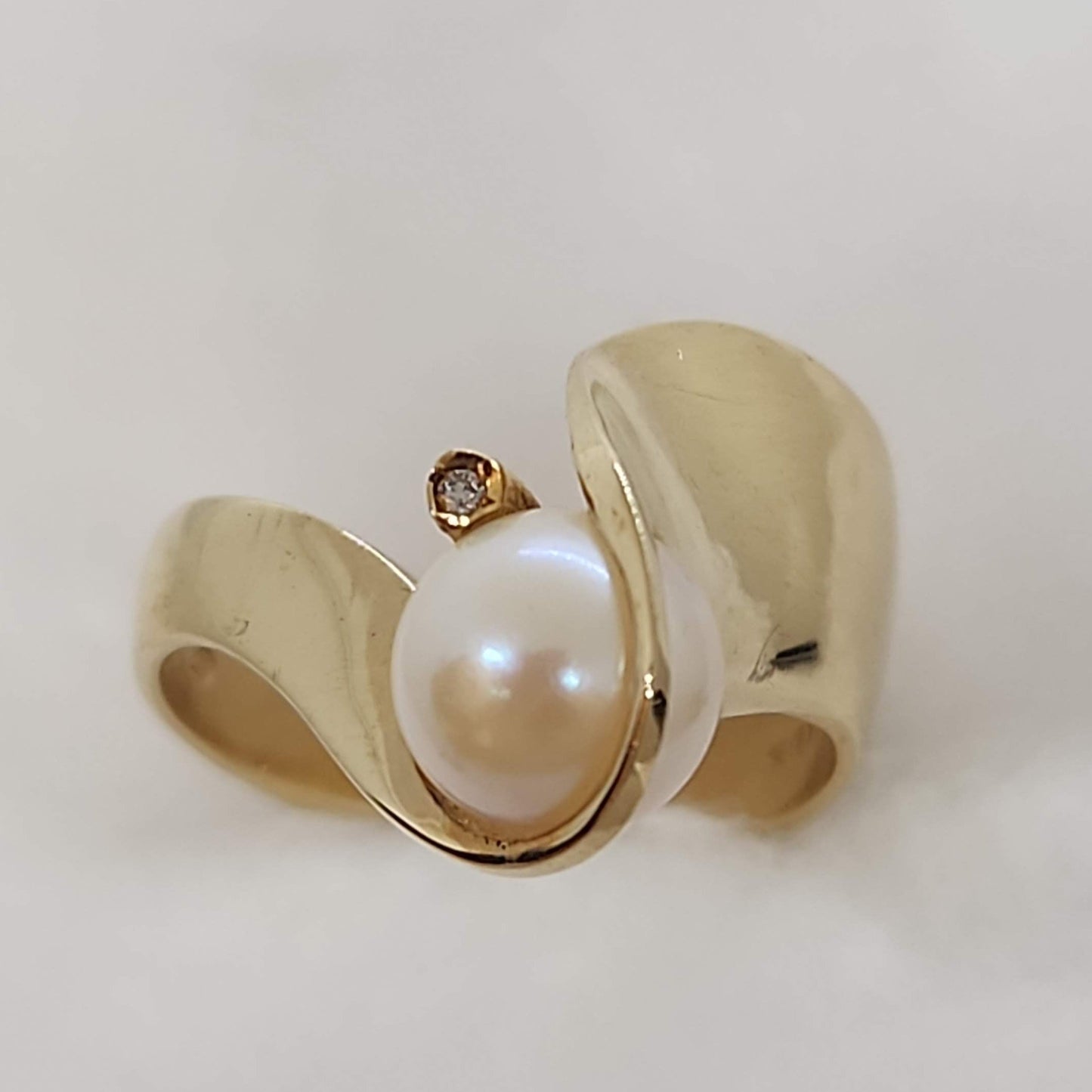 Pearl and Diamond Ribbon Ring