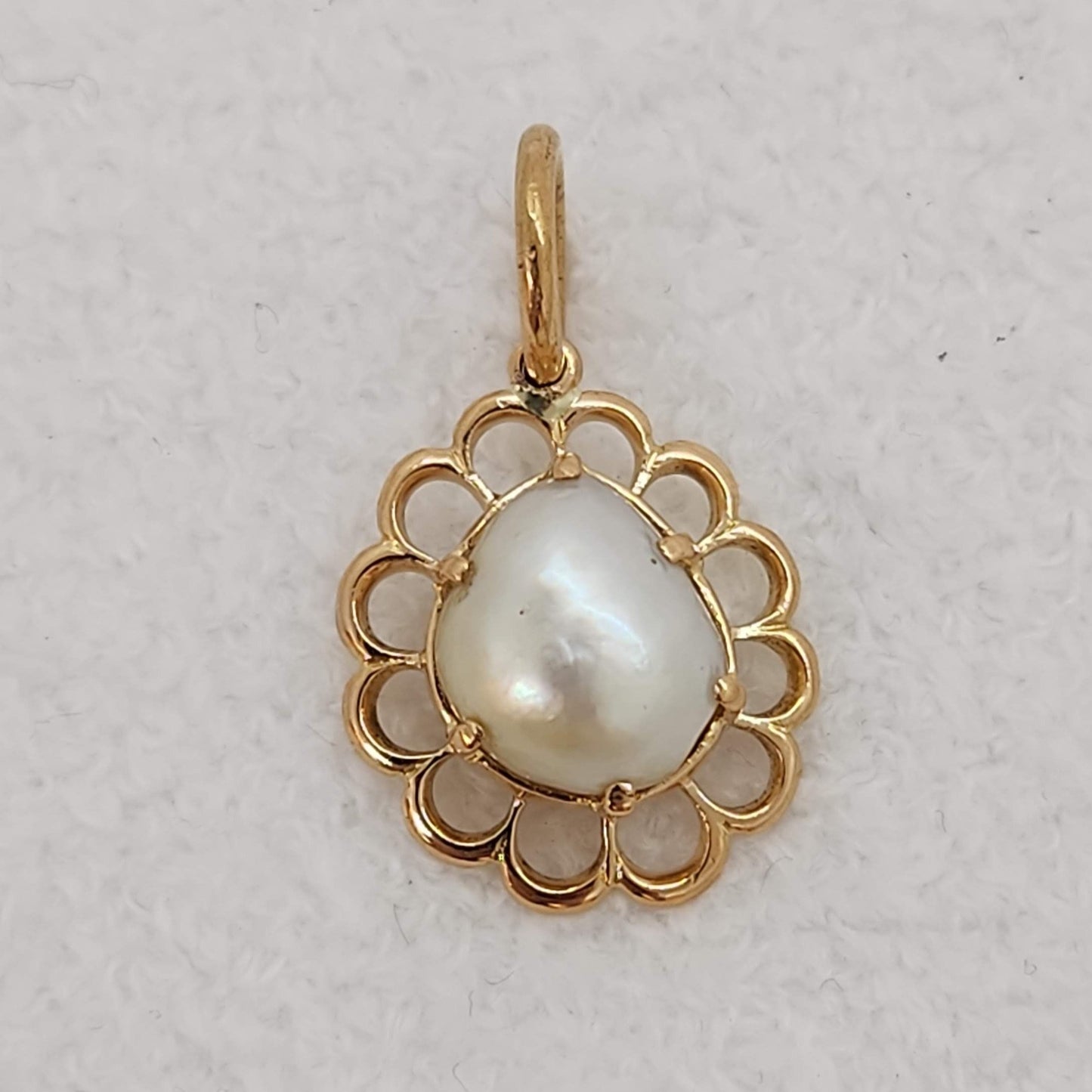 Natural Pearl Pendant