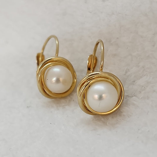 Pearl Leverbacks