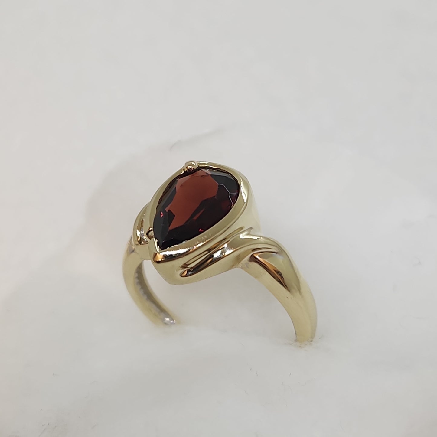 90's Garnet and Diamond Ring