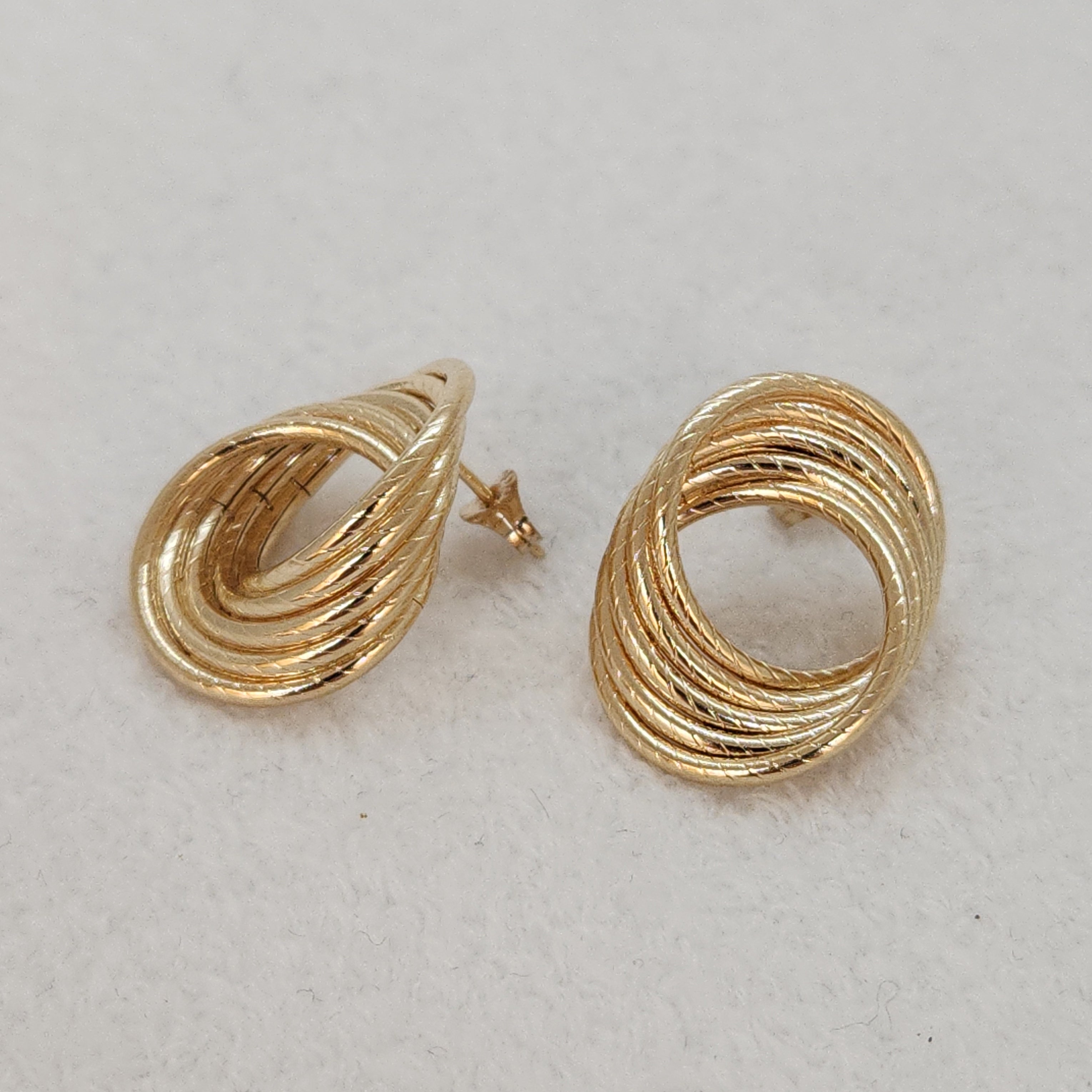 Interlocking Loops – Marigold Vintage & Estate