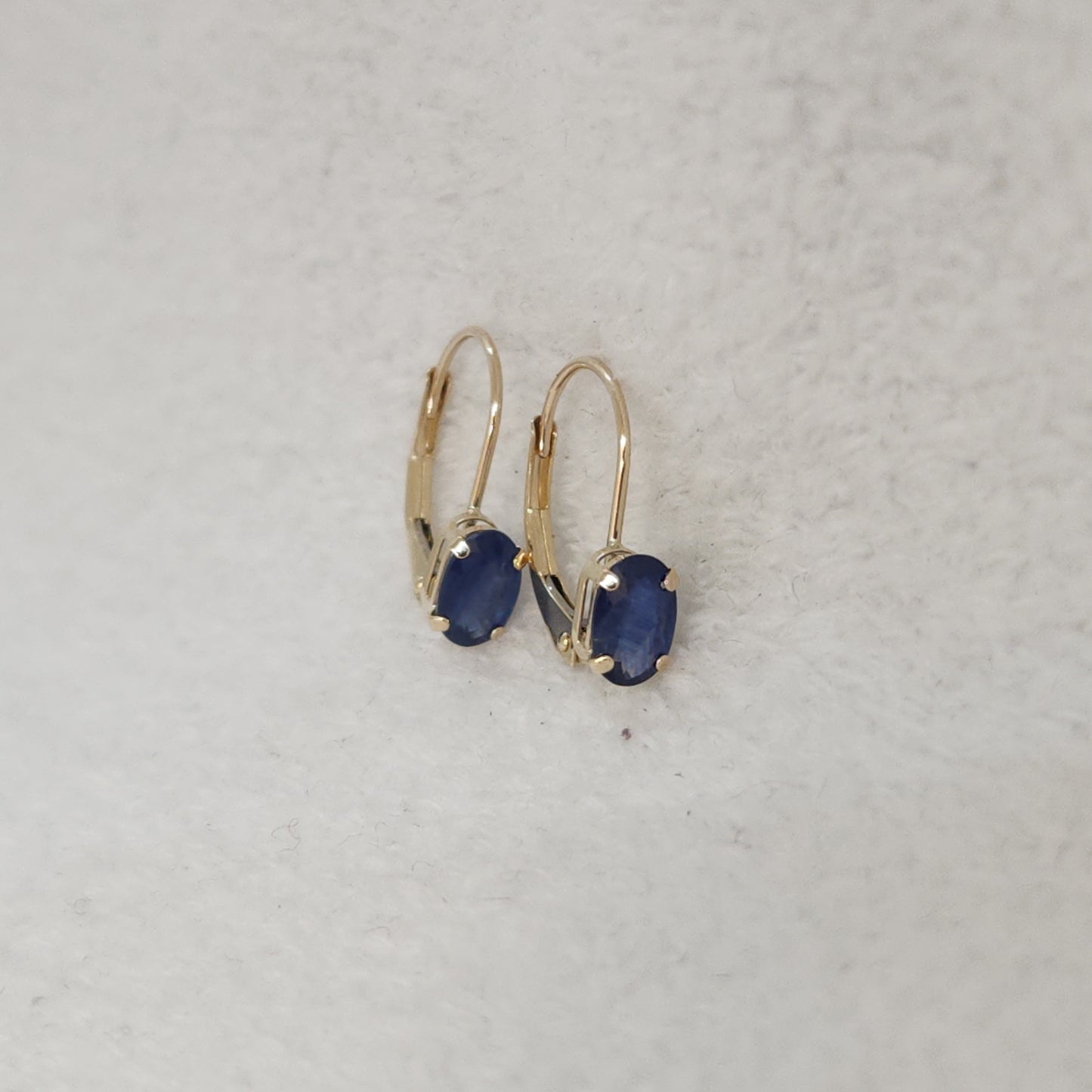 Sapphire Leverbacks