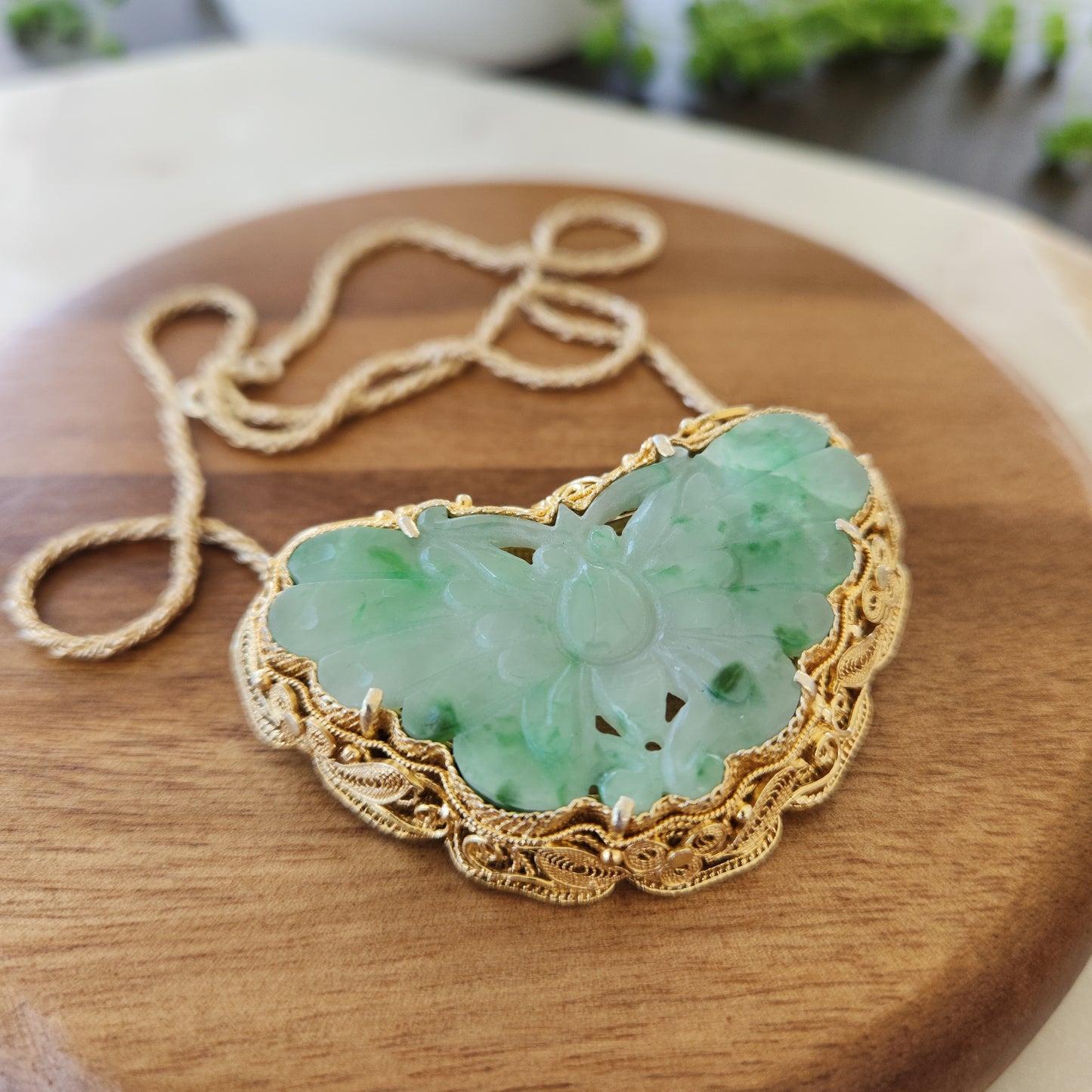Apple Green Jadeite - Necklace