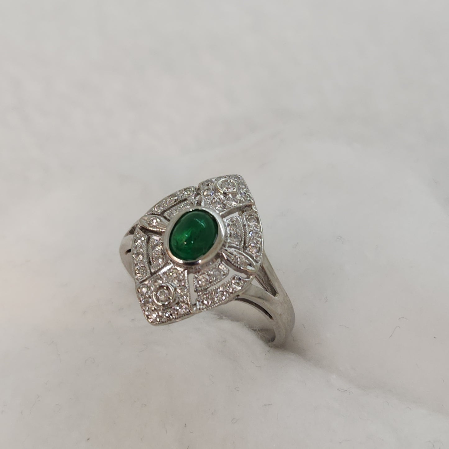 Emerald Navette