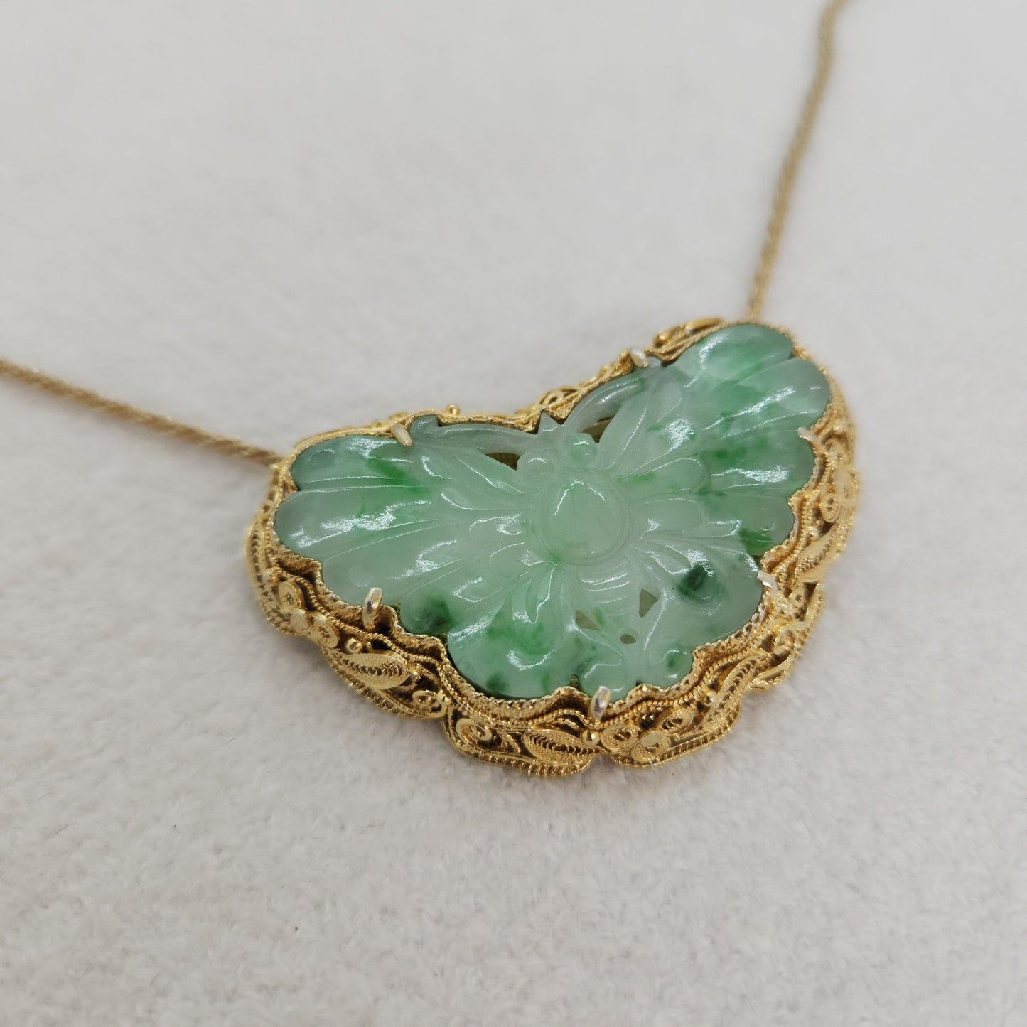 Apple Green Jadeite - Necklace