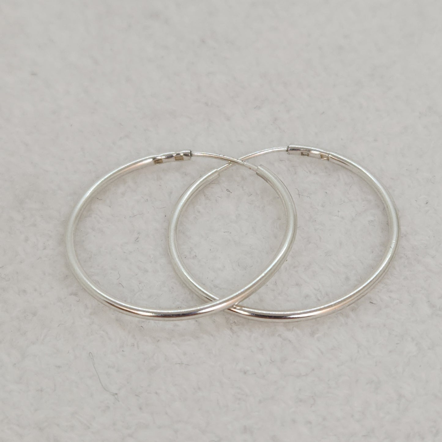 Sterling Continuous Hoops