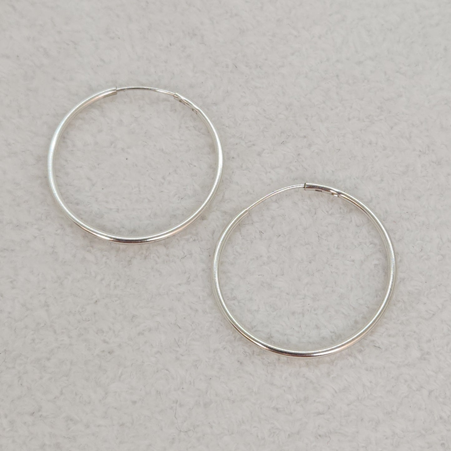Sterling Continuous Hoops