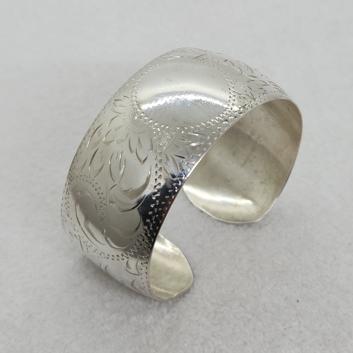Feminine Cuff