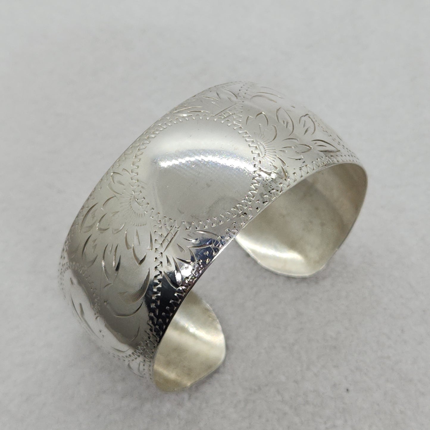 Feminine Cuff